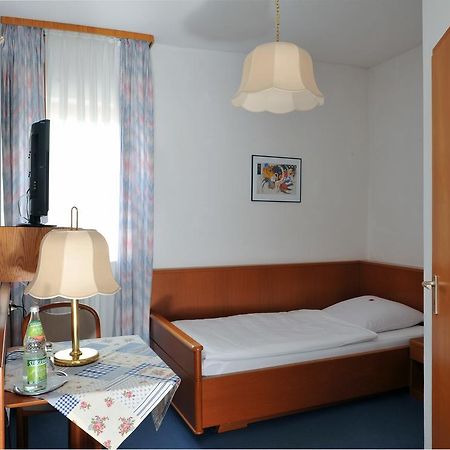 Hotel Gruener Baum Pommersfelden Kültér fotó