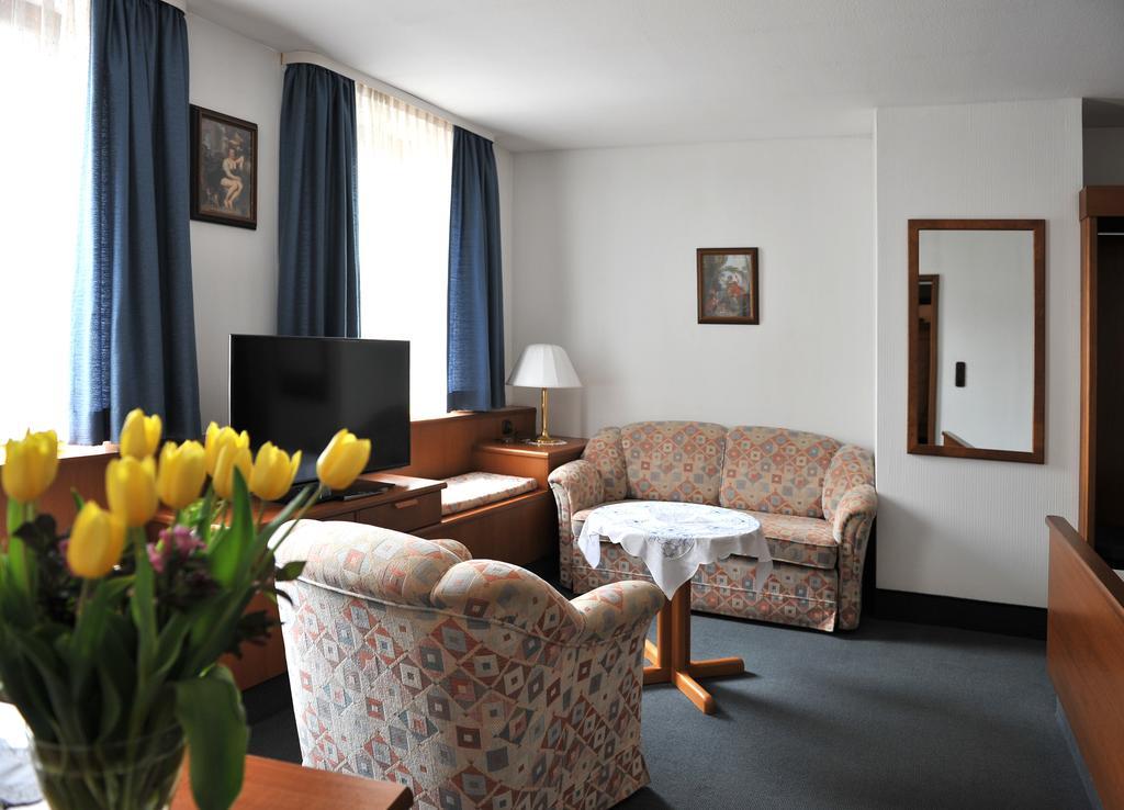 Hotel Gruener Baum Pommersfelden Kültér fotó