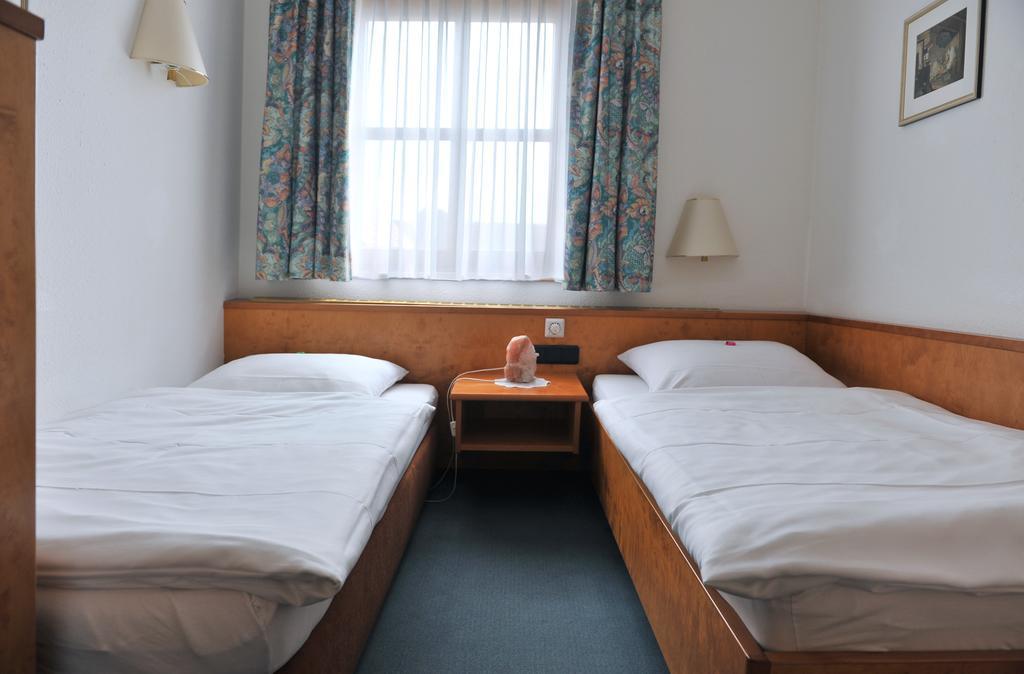 Hotel Gruener Baum Pommersfelden Kültér fotó